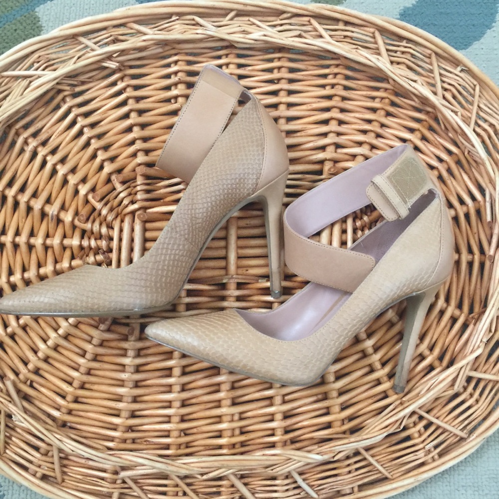 Sexy tan ENZO ANGIOLINI Heels